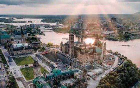 Ottawa Pauses 50 Percent U.S. Tariffs for Three Days Following New Trade Deal Breakthrough
