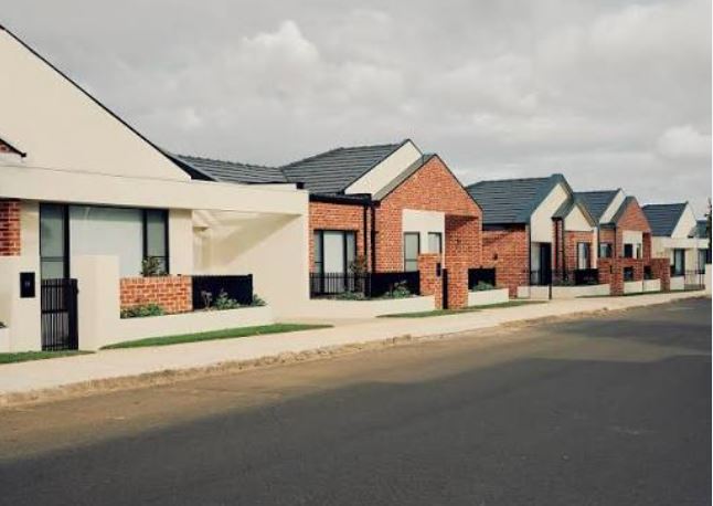US Mortgage Rates Hold Near 6.67 Percent as Housing Market Navigates Late Summer Slowdown